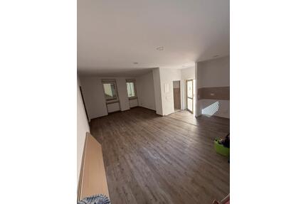 Zwei Zimmer Wohnung Worms - 800,00&nbsp;EUR Kaltmiete, ca.&nbsp; 60,00&nbsp;m&sup2; in Worms (PLZ: 67551) Vororte Südwest