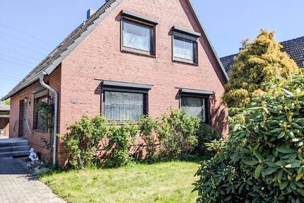 Einfamilienhaus mit Ausbaupotential auf großem Grundstück zu verkaufen - Rellingen-Egenbüttel