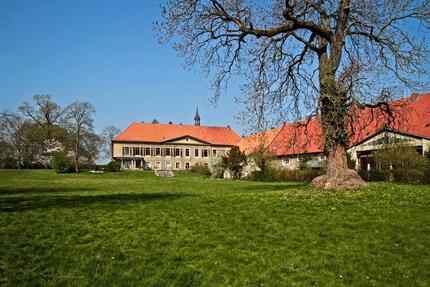 Modern, individuell und mit einem großartigen Blick in den Gutspark auf dem Rittergut Lucklum - Sickte