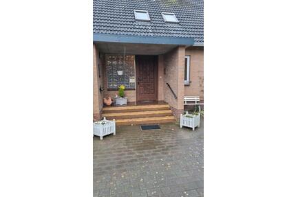 Wohnung auf Bauernhof - 1.400,00&nbsp;EUR Kaltmiete, ca.&nbsp; 100,00&nbsp;m&sup2; in Altenholz (PLZ: 24161)