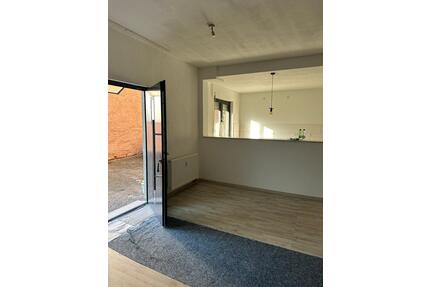 EG-Mietwohnung in UrmitzRhein 90 m² 3 ZKB renoviert