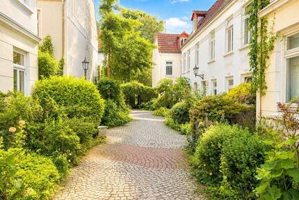 Historischer Charme trifft Elbnähe - 3-Zimmer-Wohnung mit eigenem Garten in Nienstedten - Hamburg
