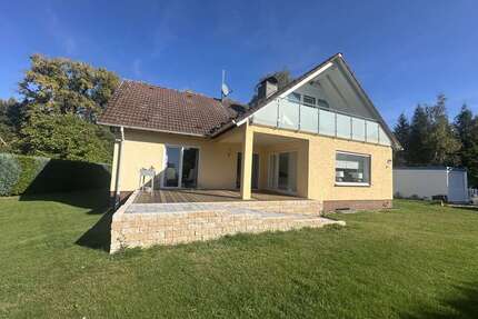 Haus zum Kaufen in Lohfelden 599.000,00 € 160 m²