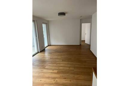 SCHICKE VIERZIMMERWOHNUNG IN NEUBAU MIT WINTERGARTEN UND LOGGIA IN DÜSSELDORF FLINGERN