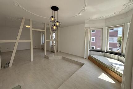 Altbau-Charme trifft Komfort – 2,5-Zimmer mit Balkon in Stuttgart