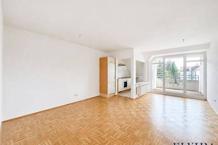 ELVIRA - Moosach, lichtdurchflutete Dachgeschosswohnung mit Südost-Loggia in begehrter Lage - München
