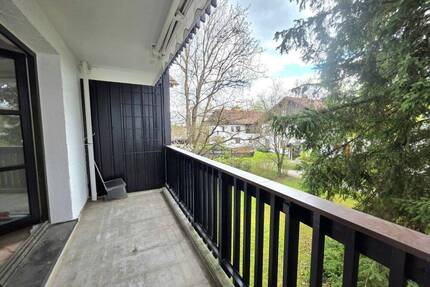 Ruhige Wohnung im Grünen - 1.650,00&nbsp;EUR Kaltmiete, ca.&nbsp; 103,00&nbsp;m&sup2;&nbsp;Wohnfl&auml;che in Deisenhofen (PLZ: 82041)