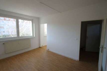 Wohnung zum Mieten in Bernburg (Saale) 196,00 € 25.08 m²