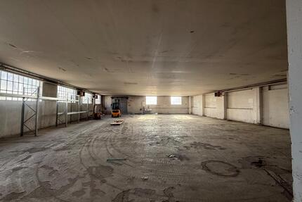 300 m² Lagerhalle + 400 m² Parkfläche in Landshut zu vermieten - Ergolding