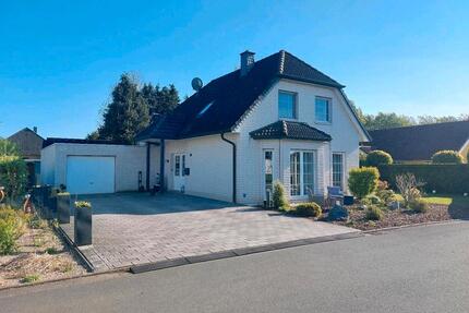 Gepflegtes Einfamilienhaus - 325.000,00&nbsp;EUR Kaufpreis, ca.&nbsp; 127,00&nbsp;m&sup2; in Sudwalde (PLZ: 27257)