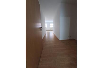 Renovierte 2-Raumwohnung mit Einbauküche und Stellplatz - Schmalkalden