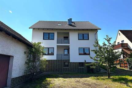 Kernsaniertes Zweifamilienhaus in ruhiger Wohnlage in Pleinfeld