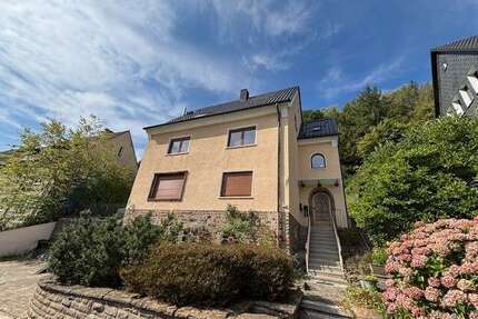 Haus zum Kaufen in Hagen Hohenlimburg 375.000,00 € 274.59 m² - Hagen / Hohenlimburg