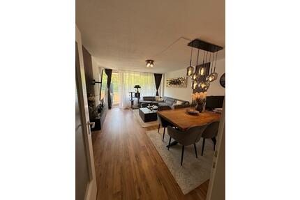 Schöne 1,5 Zimmerwohnung mit Balkon & Garage in Stuttgart