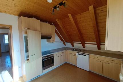 Dachgeschoss Wohnung - 585,00&nbsp;EUR Kaltmiete, ca.&nbsp; 65,00&nbsp;m&sup2; in Ursensollen (PLZ: 92289)