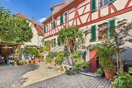 Haus zum Kaufen in Wiesbaden 685.000,00 € 225 m²