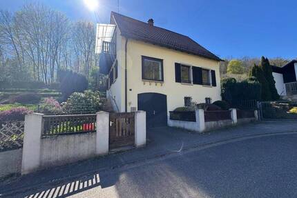 Einfamilienhaus mit schönem Ausblick und großem Grundstück - Annweiler