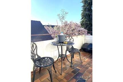 Sehr gut geschnittene 2 12 Zimmer-Wohnung in toller Lage mit Balkon und Garage! - Backnang