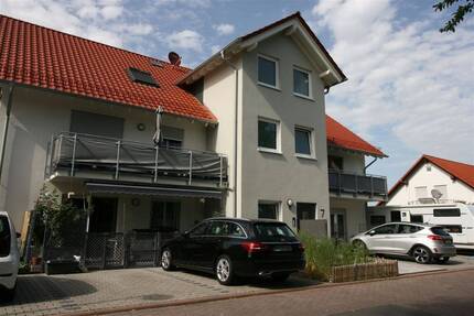 2 Zimmer-Dachgeschosswohnung mit Balkon in ruhiger zentraler Lage von Schwalmstadt-Ziegenhain zu vermieten