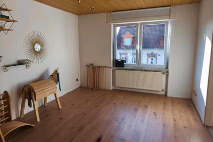 Großzügiges Wohnglück auf zwei Etagen: 5 ZKB mit Garten & Stellpl - Heusweiler