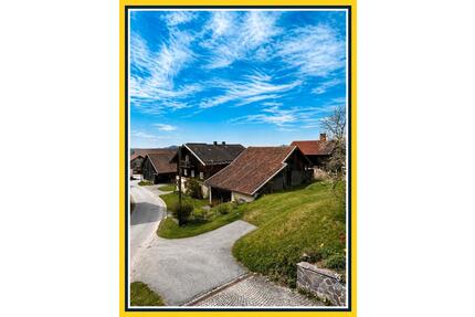 Bauernhof mit 1325m² Grundstück + Backhaus + Scheunen + PV - Grattersdorf Falkenacker