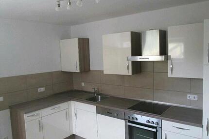 3 Zimmer Wohnung mit EBK, grosse Terrasse plus Balkon - Roding