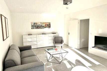 Sanierte City-Wohnung in begehrter Wohnlage nahe Steinplatz – mit separatem Tiefgaragenstellplatz bei Bedarf - Berlin Charlottenburg