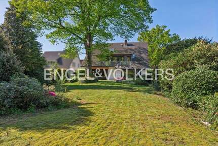 Haus zum Kaufen in Bergisch Gladbach - Refrath 875.000,00 € 252 m²