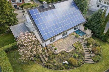 Exklusives Hebel-Haus in Nauheim: ca. 355 m² Wohn-Nutzfläche mit PV und großem Grundstück