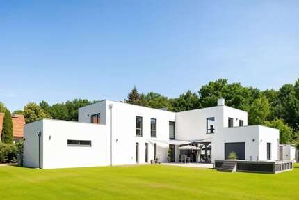 Haus zum Kaufen in Brieselang 1.249.000,00 € 332 m²