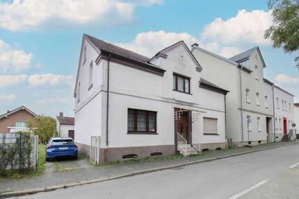 Ihr Projekt mit Potenzial - Geräumiges Zweifamilienhaus mit großem Grundstück in Bochum