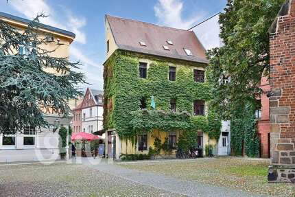 Haus zum Kaufen in Lutherstadt Wittenberg 350.000,00 € 256 m²