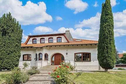 Haus zum Kaufen in Zwickau 795.000,00 € 258.64 m²