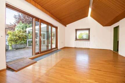 Haus zum Kaufen in Diedorf 669.000,00 € 215 m²