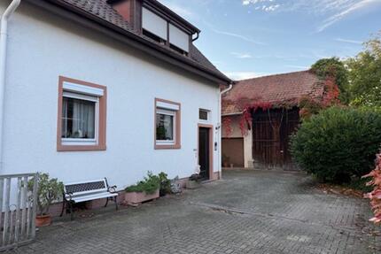Provisionsfrei! Großzügiges EFH in Grißheim mit Garten,Scheune - Neuenburg am Rhein
