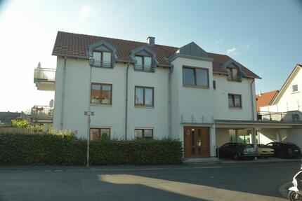 2-Zimmer-Wohnung mit Balkon und Carport in Niedervellmar - Lohfelden