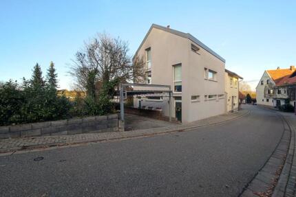 Modernes Haus mit Carport in Steinwenden