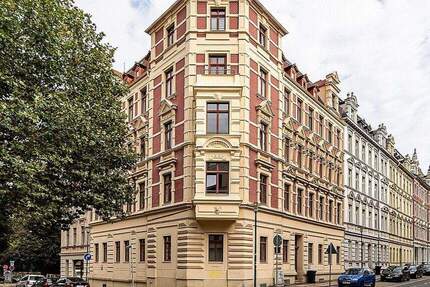 Mit dem Fahrstuhl ins Dachgeschoss - 2 Raumwohnung in Görlitzer Innenstadt zu verkaufen