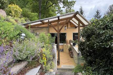 Klein, aber mein! Individuelles Einfamilienhaus mit großem Grundstück in Hanglage - Rudolstadt Nord