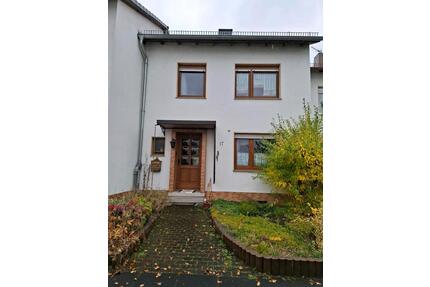 Reihenhaus mit Garten schöne Lage - Neustadt (Hessen)
