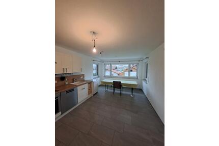 Drei-Zimmer-Erdgeschosswohnung mit Terrasse und Bergblick - Saaldorf-Surheim