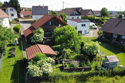 Kanadisches Naturstamm-Blockhaus mit idyllischem Garten! - Knopp-Labach