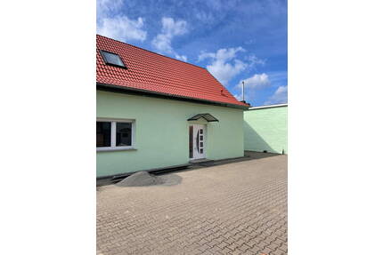 EFH in Stendal - 1.350,00&nbsp;EUR Kaltmiete, ca.&nbsp; 135,00&nbsp;m&sup2;&nbsp;Wohnfl&auml;che in Stendal (PLZ: 39576)