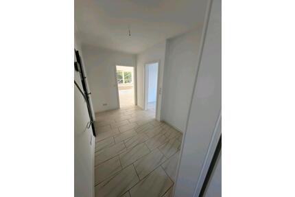 Wohnung Erdgeschoss 1 Bezug nach Sanierung - Singhofen