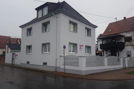 Familienhaus mit Praxisfläche - 295.000,00&nbsp;EUR Kaufpreis, ca.&nbsp; 160,00&nbsp;m&sup2; in Gau-Odernheim (PLZ: 55239)