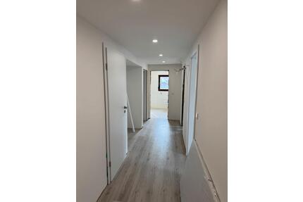 Frisch renovierte 3-Zimmer Dachwohnung in Weikerseim - Weikersheim