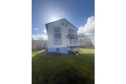 Gepflegtes Zweifamilienhaus mit ausgebautem Dachgeschoss in Top Lage von Trendelburg