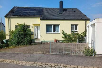 Haus zum Kaufen in Memmelsdorf 399.000,00 € 181 m²