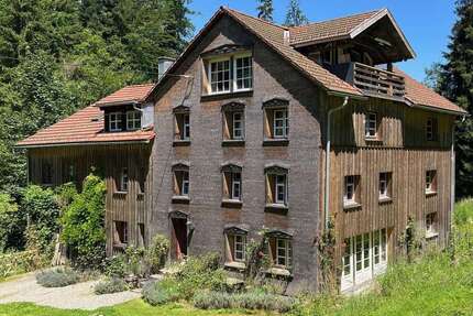 Haus zum Kaufen in Weiler-Simmerberg 980.000,00 € 440 m²