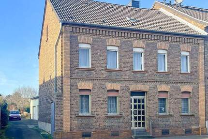 Erftstadt Klassisches Wohnhaus in Ziegelbauweise auf 1.362 m² Grundstück - Erftstadt / Dirmerzheim